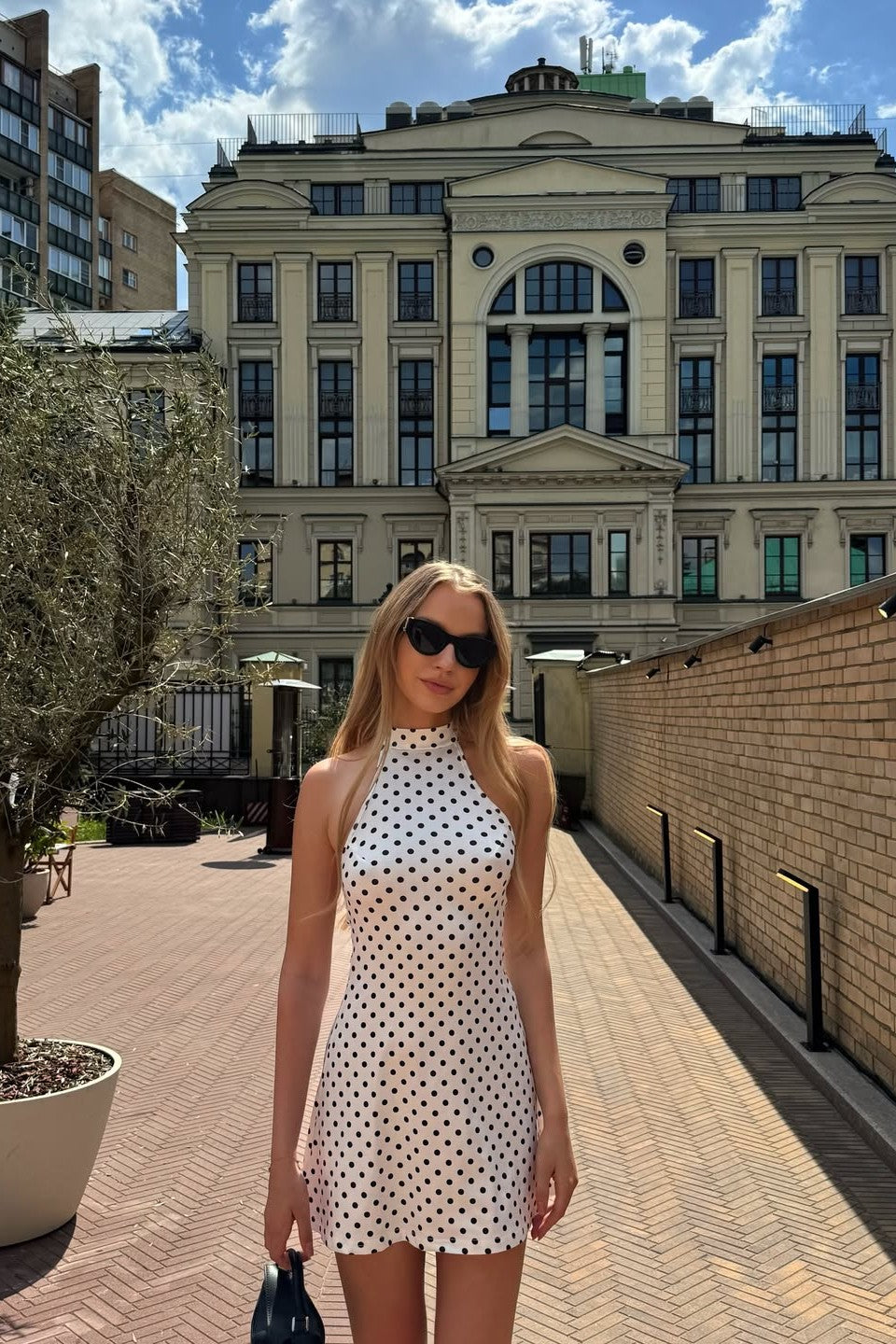 Palmora Society - Bifina II | Vestido Mini Halter de Lunares - foto 11