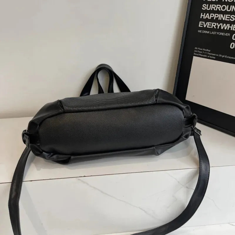 Manon | Croc-Effect Shoulder Bag