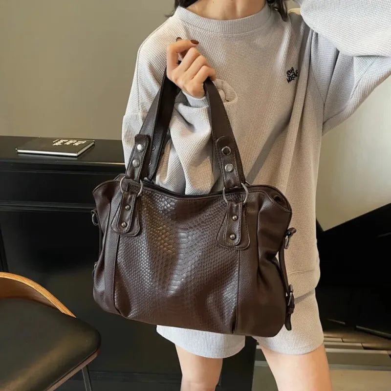 Manon | Croc-Effect Shoulder Bag