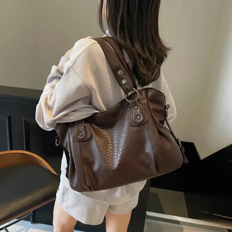 Manon | Croc-Effect Shoulder Bag