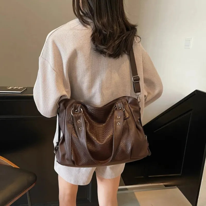 Manon | Croc-Effect Shoulder Bag