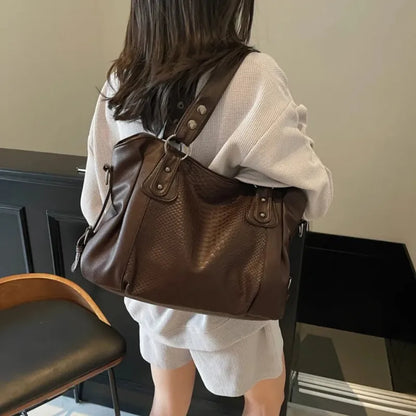 Manon | Croc-Effect Shoulder Bag