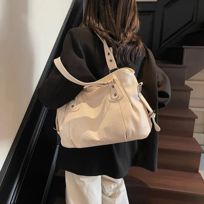 Manon | Croc-Effect Shoulder Bag