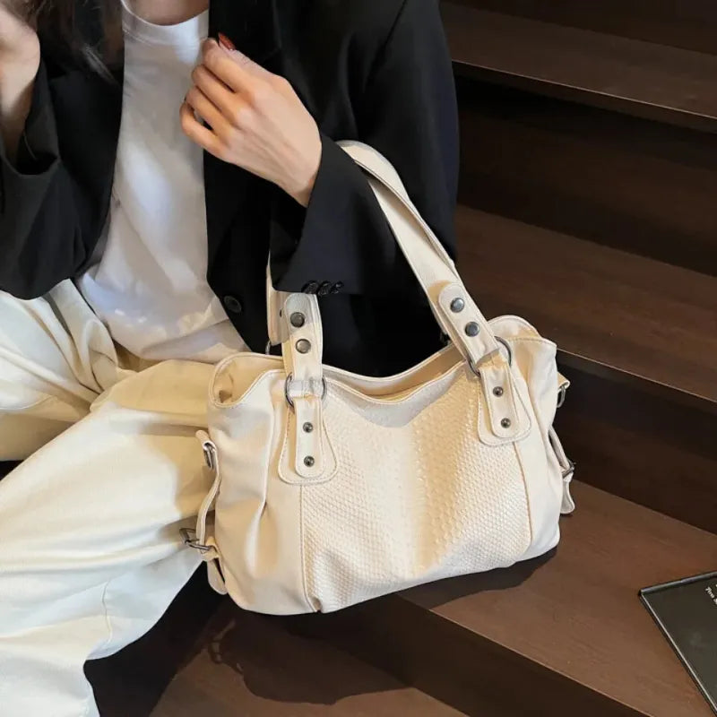 Manon | Croc-Effect Shoulder Bag