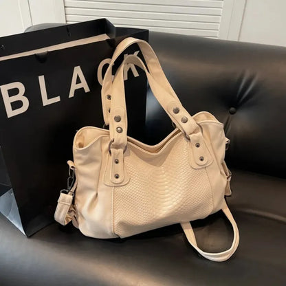Manon | Croc-Effect Shoulder Bag