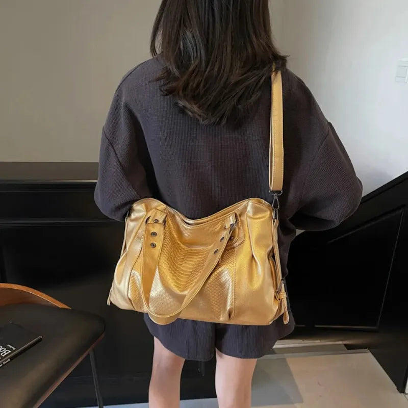 Manon | Croc-Effect Shoulder Bag