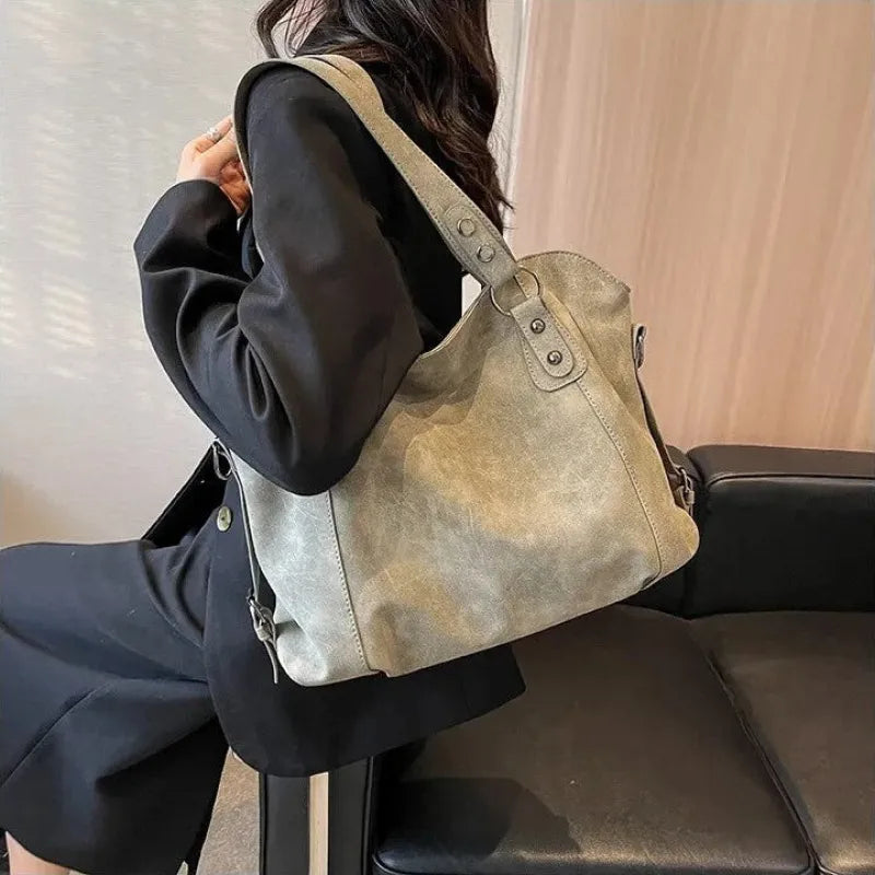 Iris | Large Retro Shoulder Bag