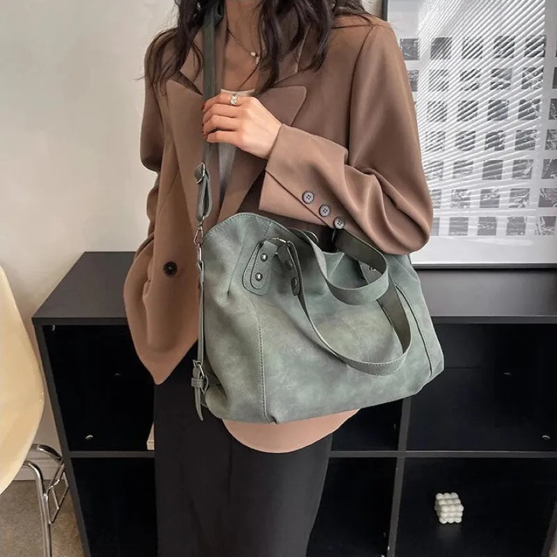 Iris | Large Retro Shoulder Bag