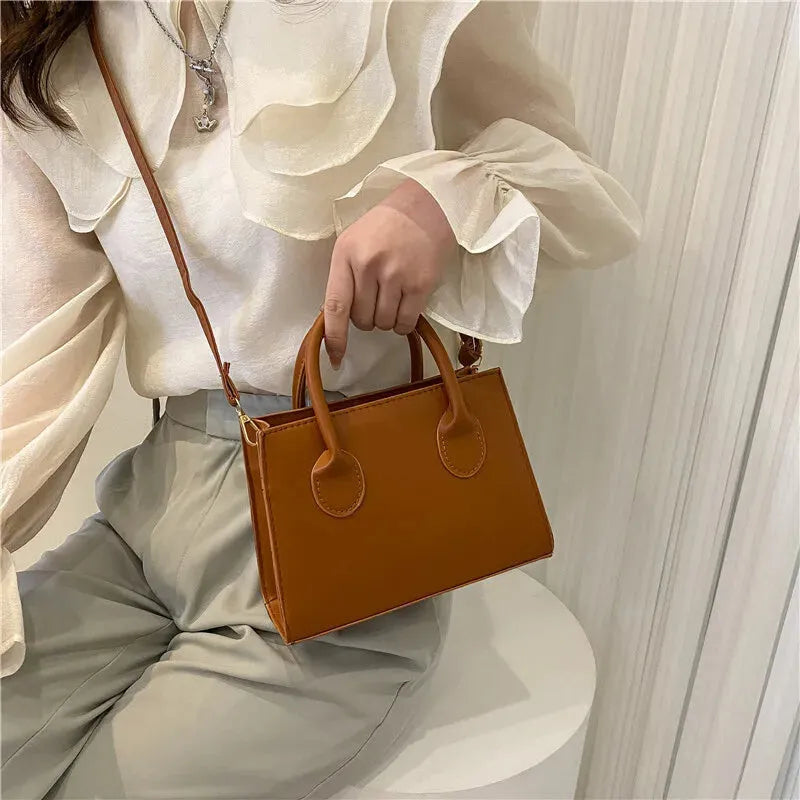Élise | Small Refined Shoulder Bag
