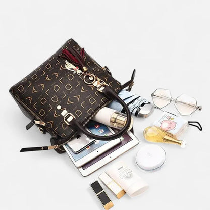 Émilie | Shoulder Bag with Gold Cat Charm