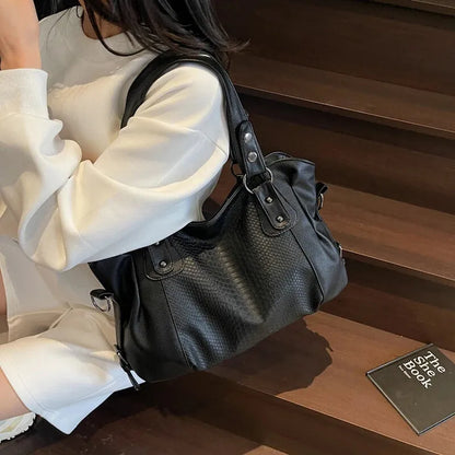 Manon | Croc-Effect Shoulder Bag