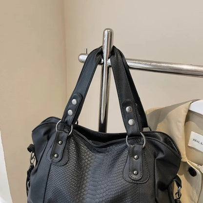 Manon | Croc-Effect Shoulder Bag