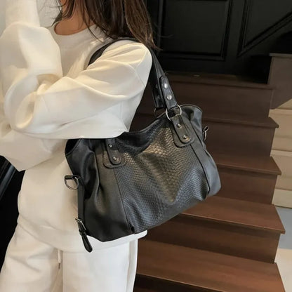 Manon | Croc-Effect Shoulder Bag