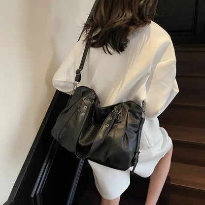 Manon | Croc-Effect Shoulder Bag