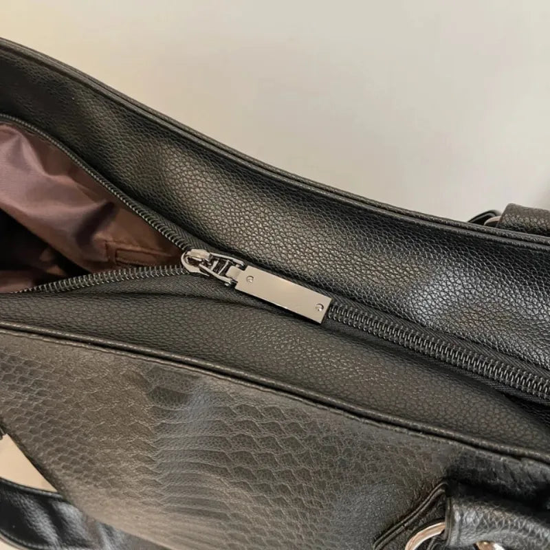 Manon | Croc-Effect Shoulder Bag