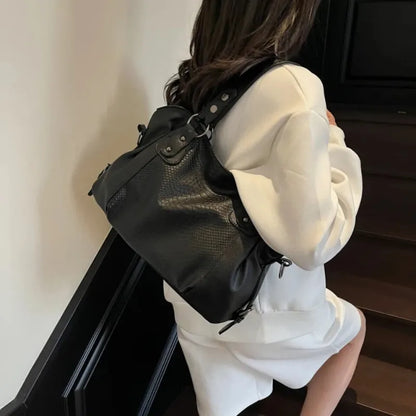 Manon | Croc-Effect Shoulder Bag