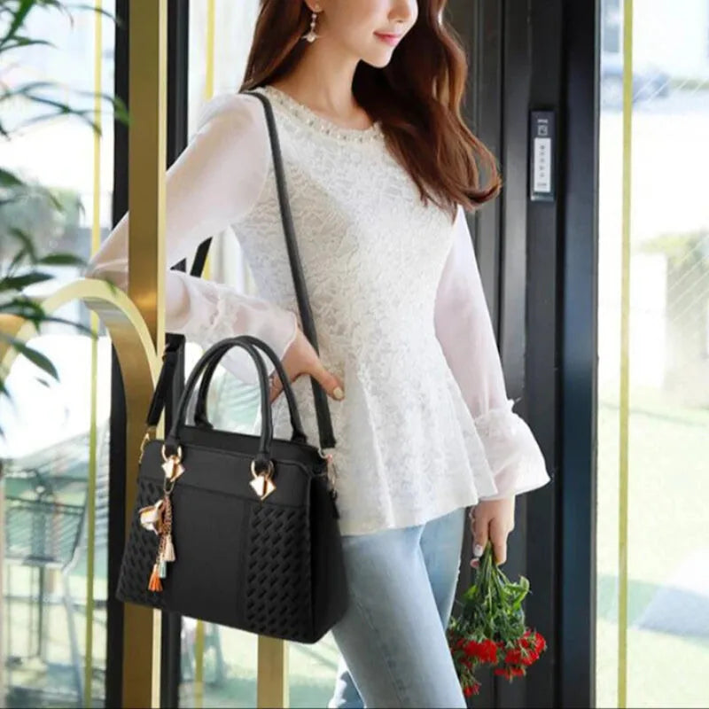 Morgane | Shoulder Bag with Gold Charm