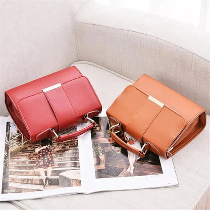 Maëlys | Small Flap Shoulder Bag with Gold Finish